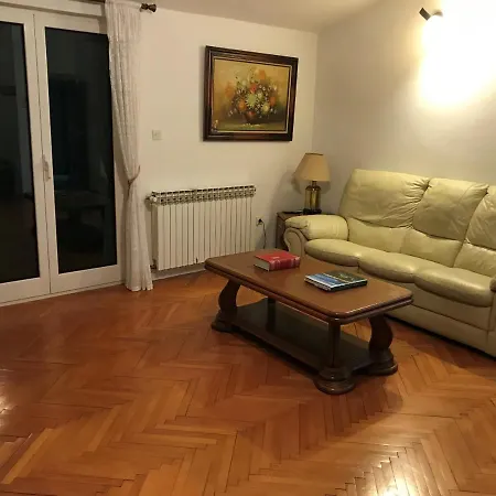 Valo's Nyaraló Tribalj
