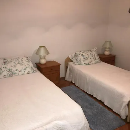 Valo's Nyaraló Tribalj